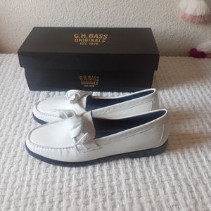 G.H. Bass Women's Venetian Bow Weejuns Loafer Shoes